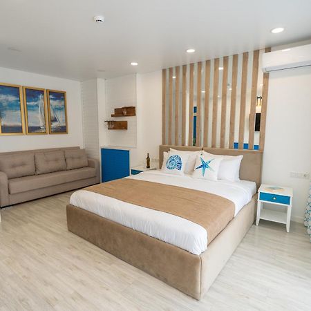 Seagull Beachfront Boutique Hotel Batumi Esterno foto